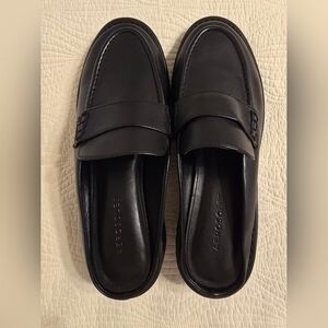 NWOT Aerosoles Ladies Slip On Black Loafers
